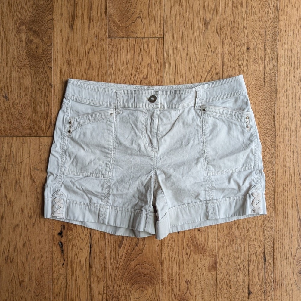 WHBM Shorts Beige Lace Up Utility Womens 6 Cuffed Neutral Coastal Beach Vacay
